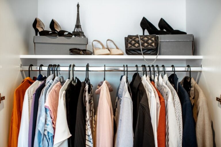 how to declutter clothes tips
